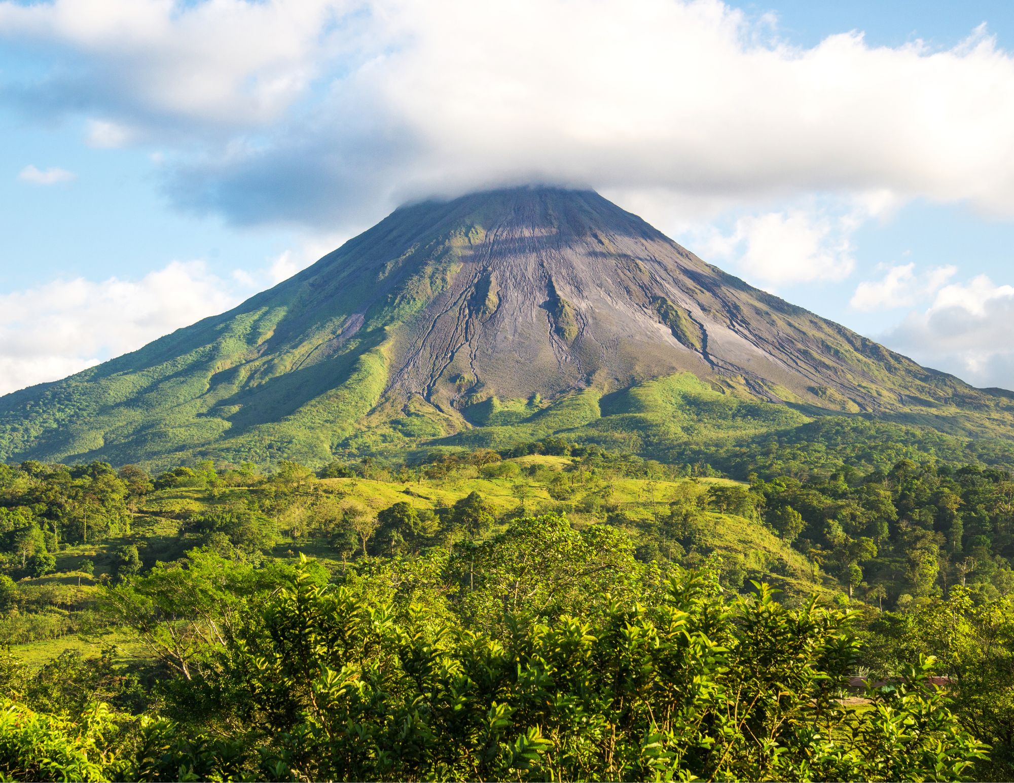 Costa Rica image of volcano